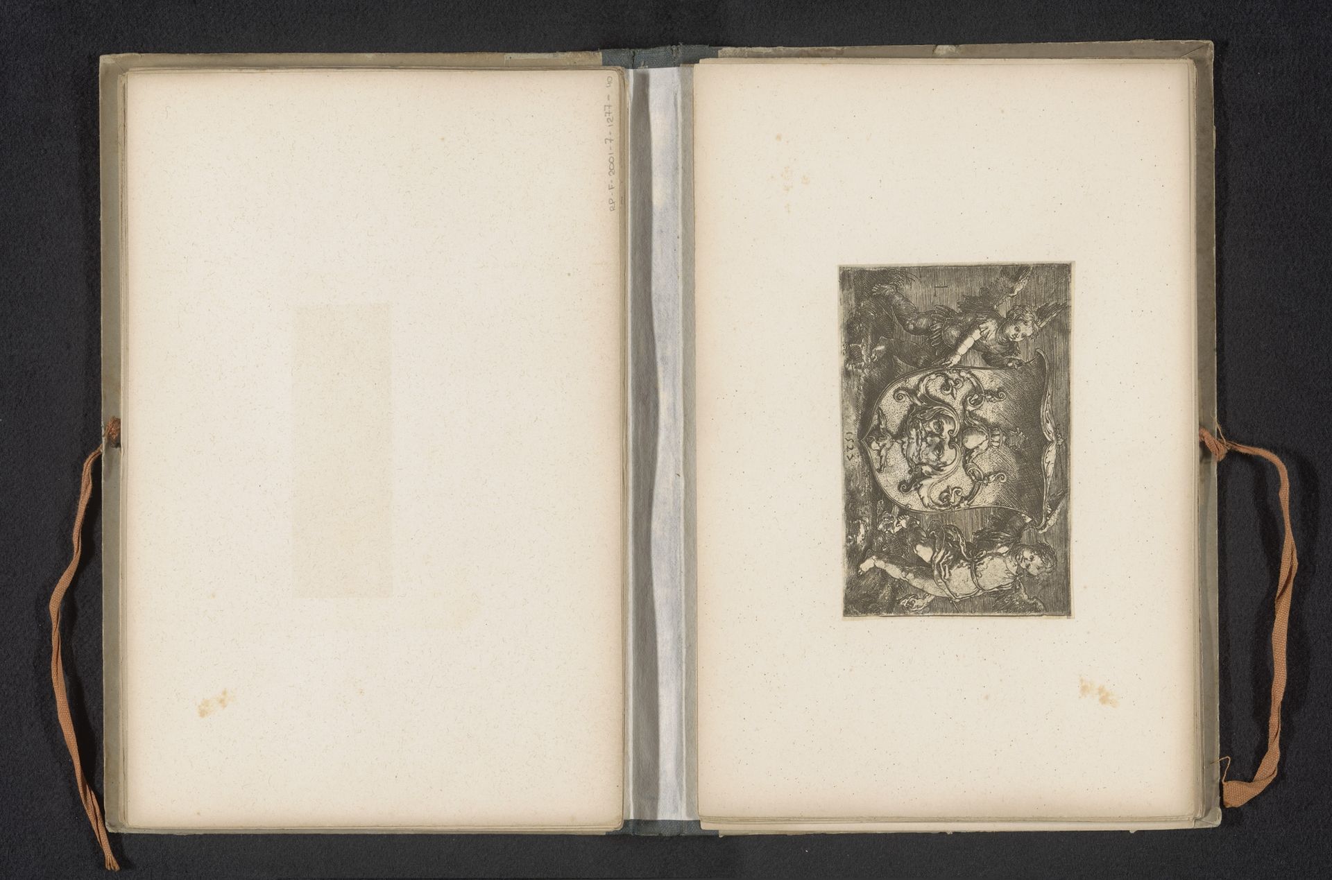 Reproductie van een prent van twee cupido's met een wapenschild door Lucas van Leyden by Simonau & Toovey