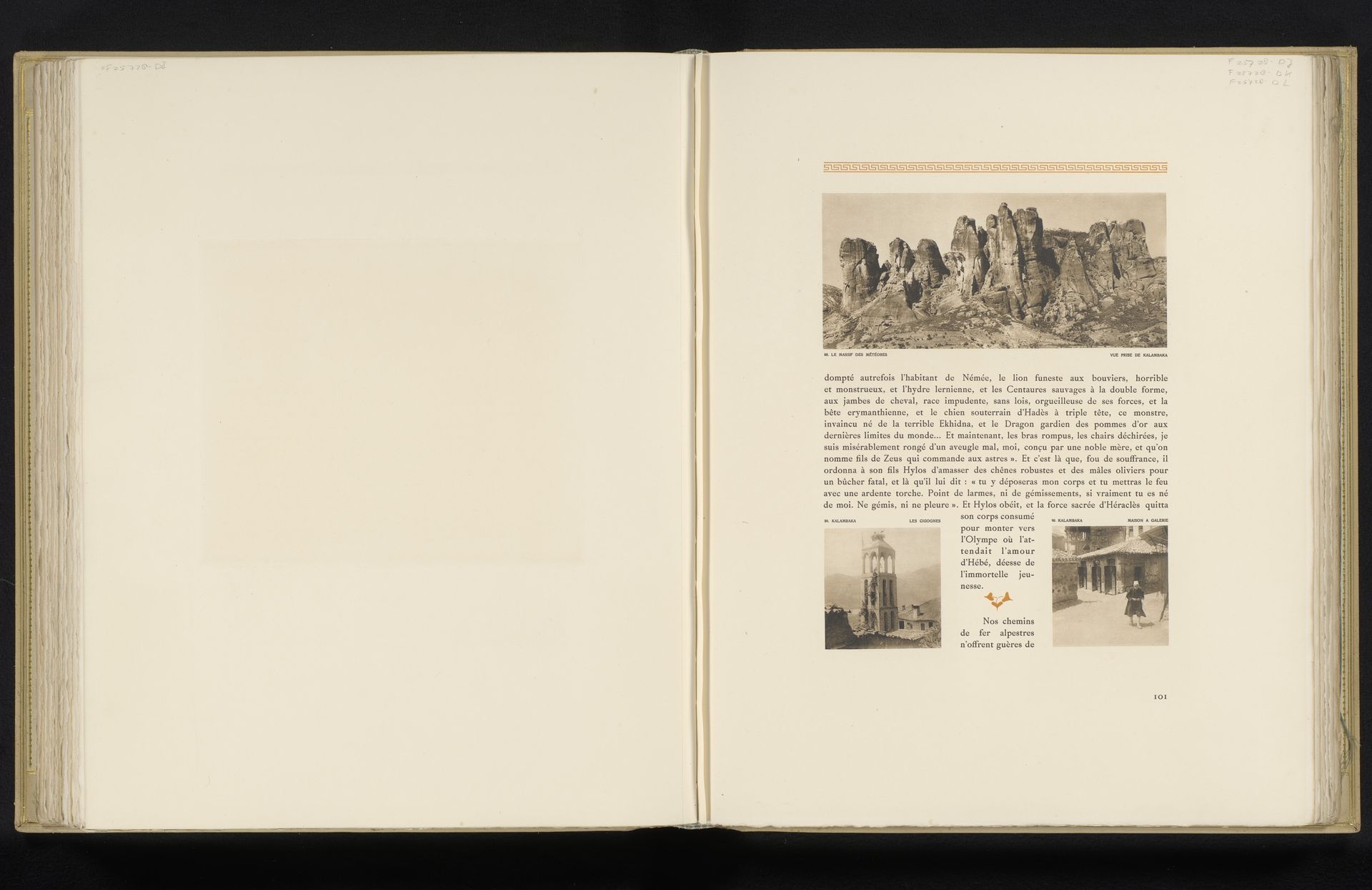 Straatgezicht in Kalampaka by Frédéric Boissonnas