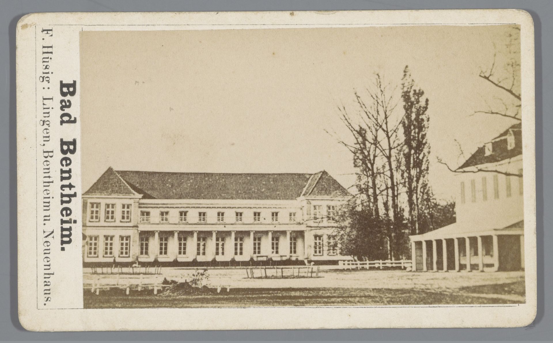 Gezicht op Bad Bentheim, Duitsland by Fritz Hüsig