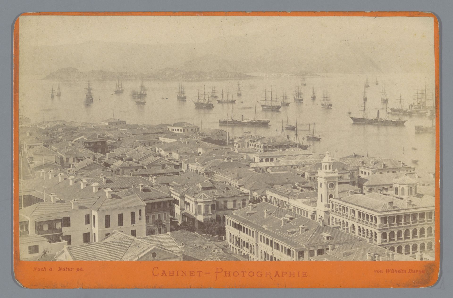 Gezicht op de haven van Hongkong by Wilhelm Burger