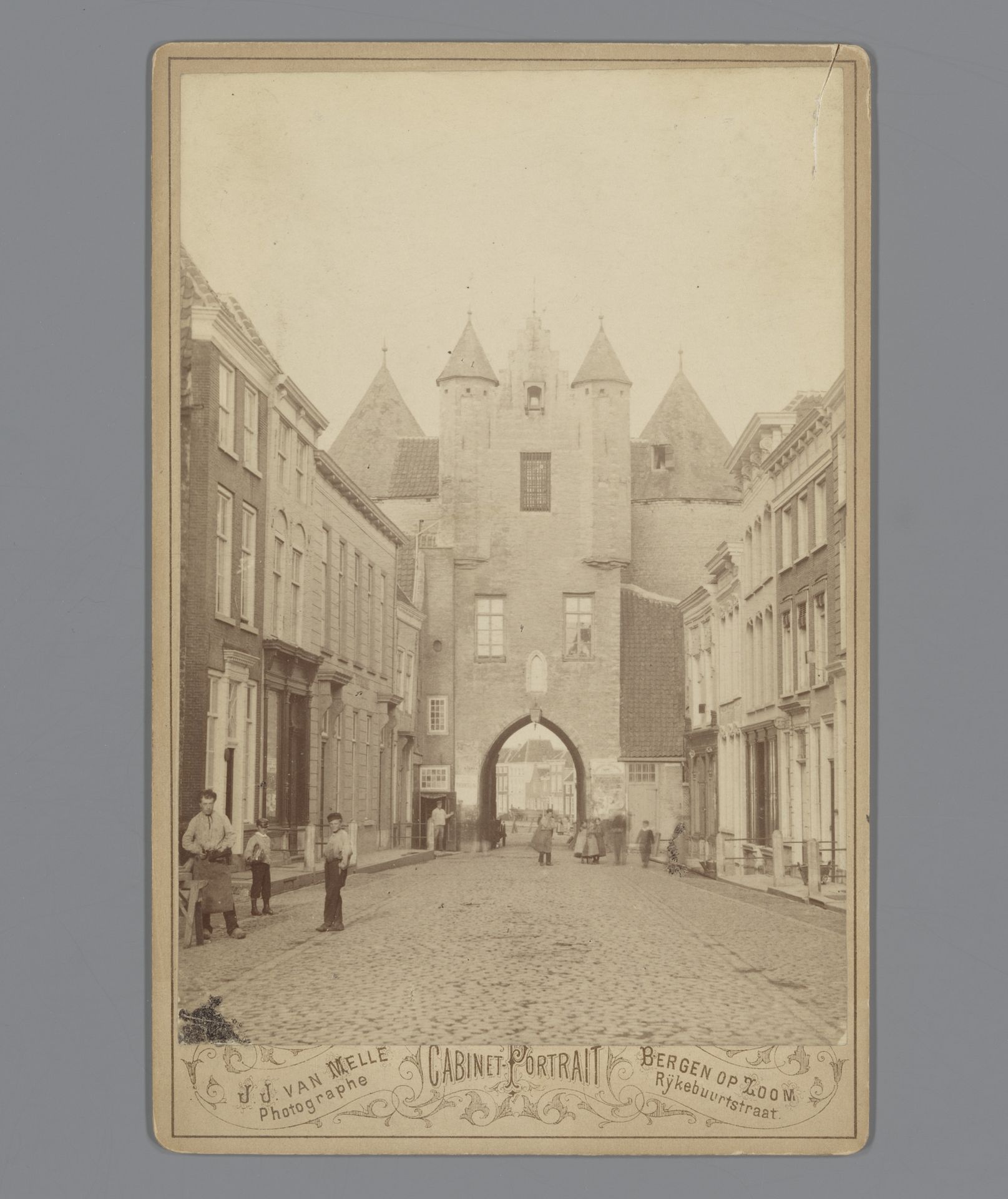 Stadszijde van de Gevangenpoort te Bergen op Zoom by Jannis Jacobus van Melle