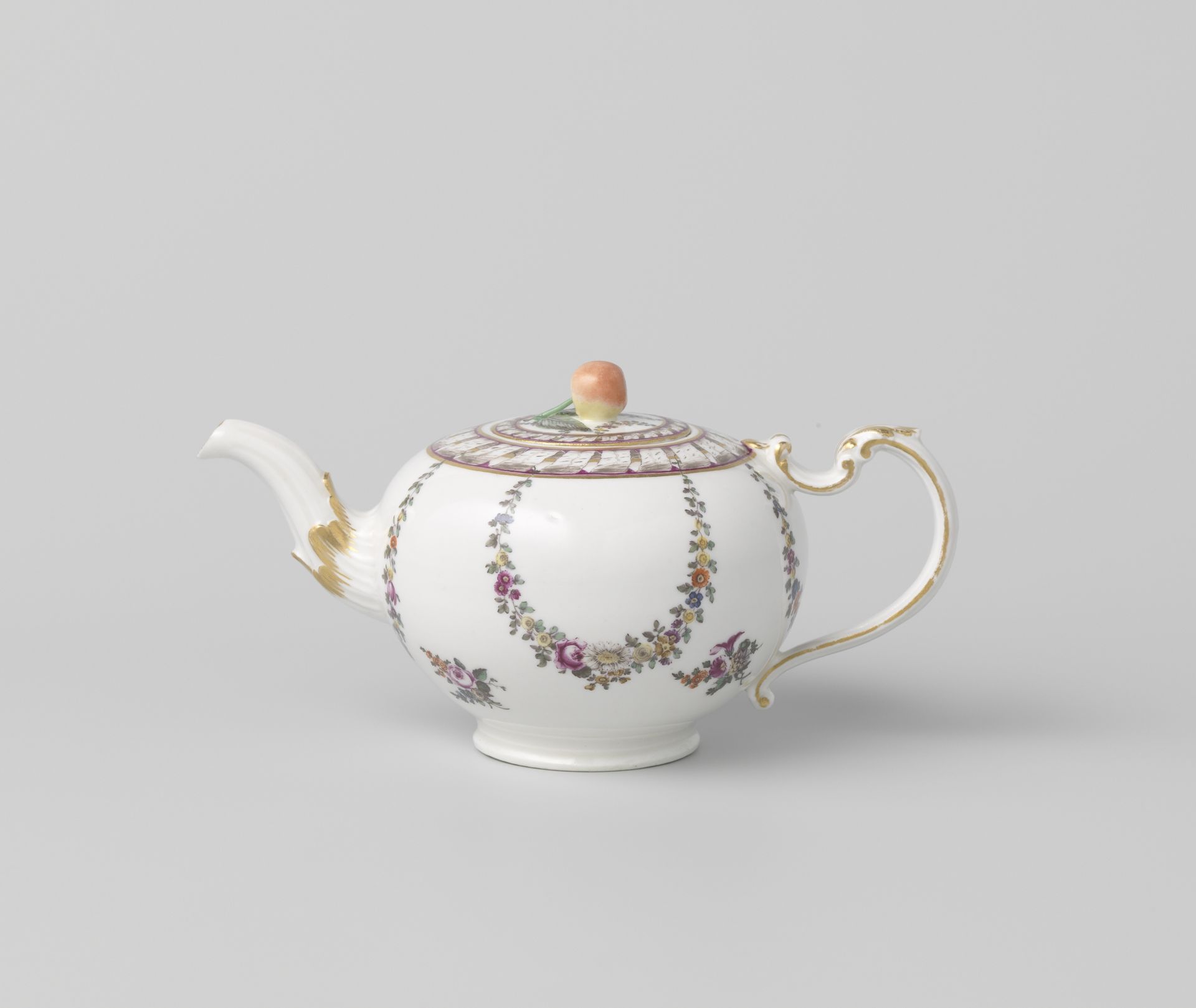 Teapot with bouquets and garlands by Porseleinfabriek Ludwigsburg