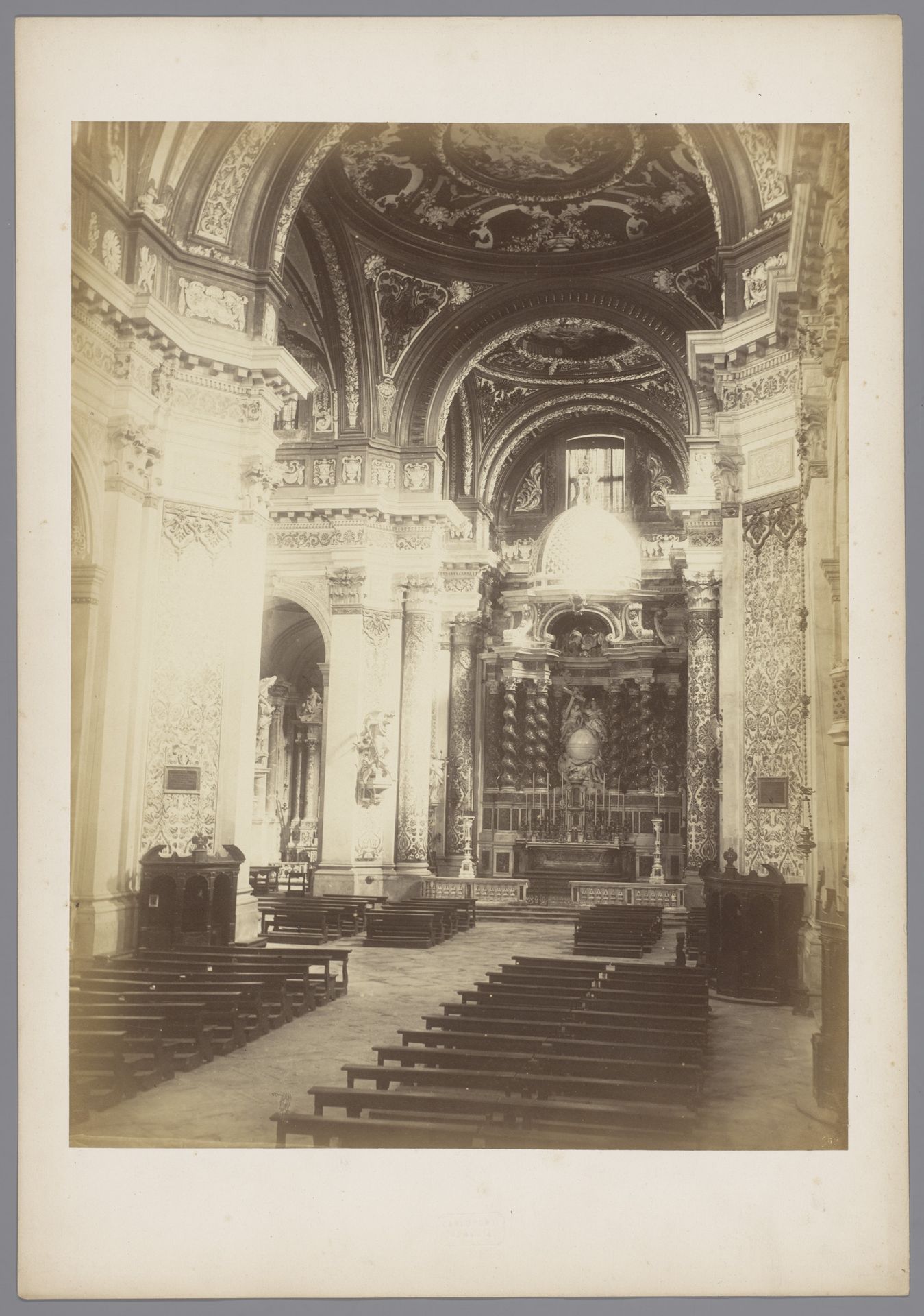 Interieur van de kerk van Santa Maria Assunta te Venetië, Italië by Carlo Ponti