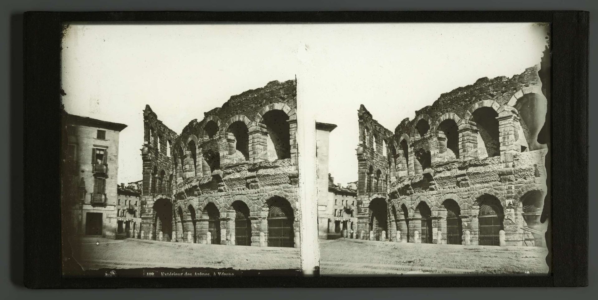 Gezicht op de Arena van Verona, Italië by Ferrier Père-Fils et Soulier