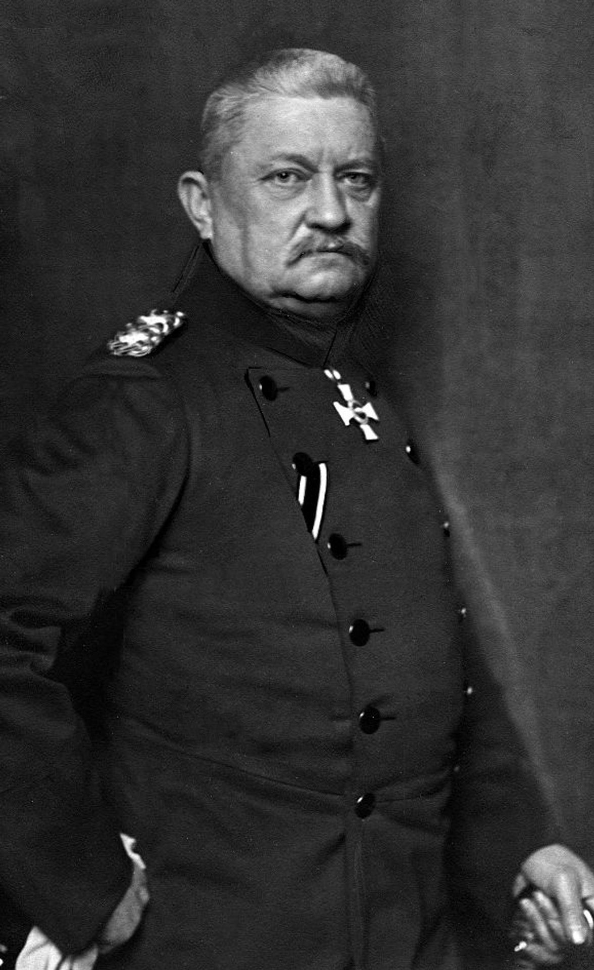 Karl Von Bülow by Nicola Perscheid