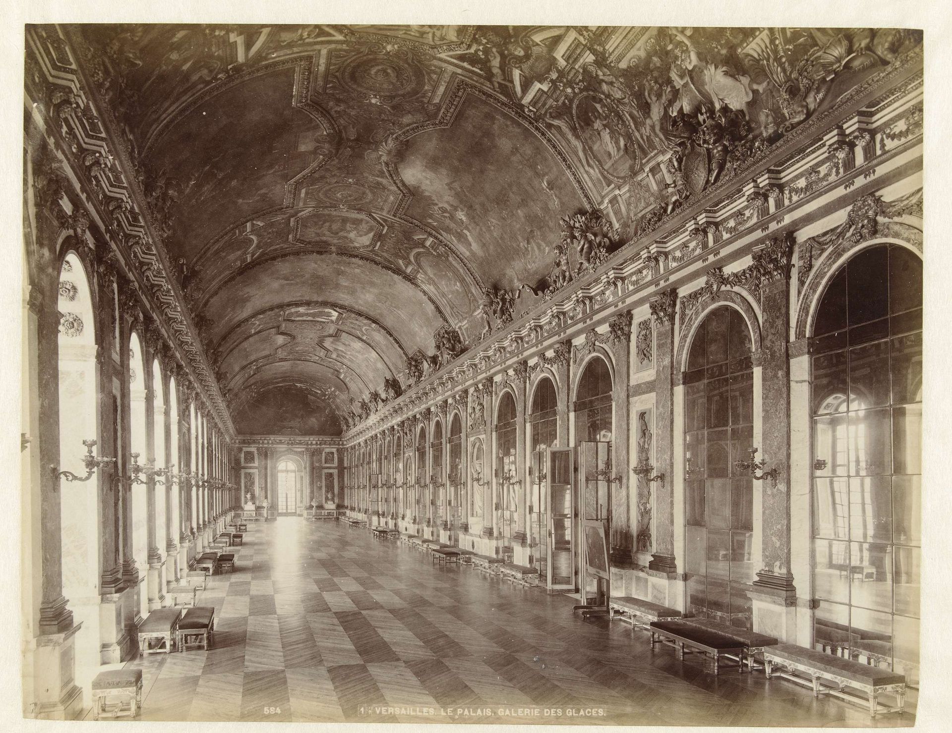 Spiegelzaal in het kasteel van Versailles by Anonymous
