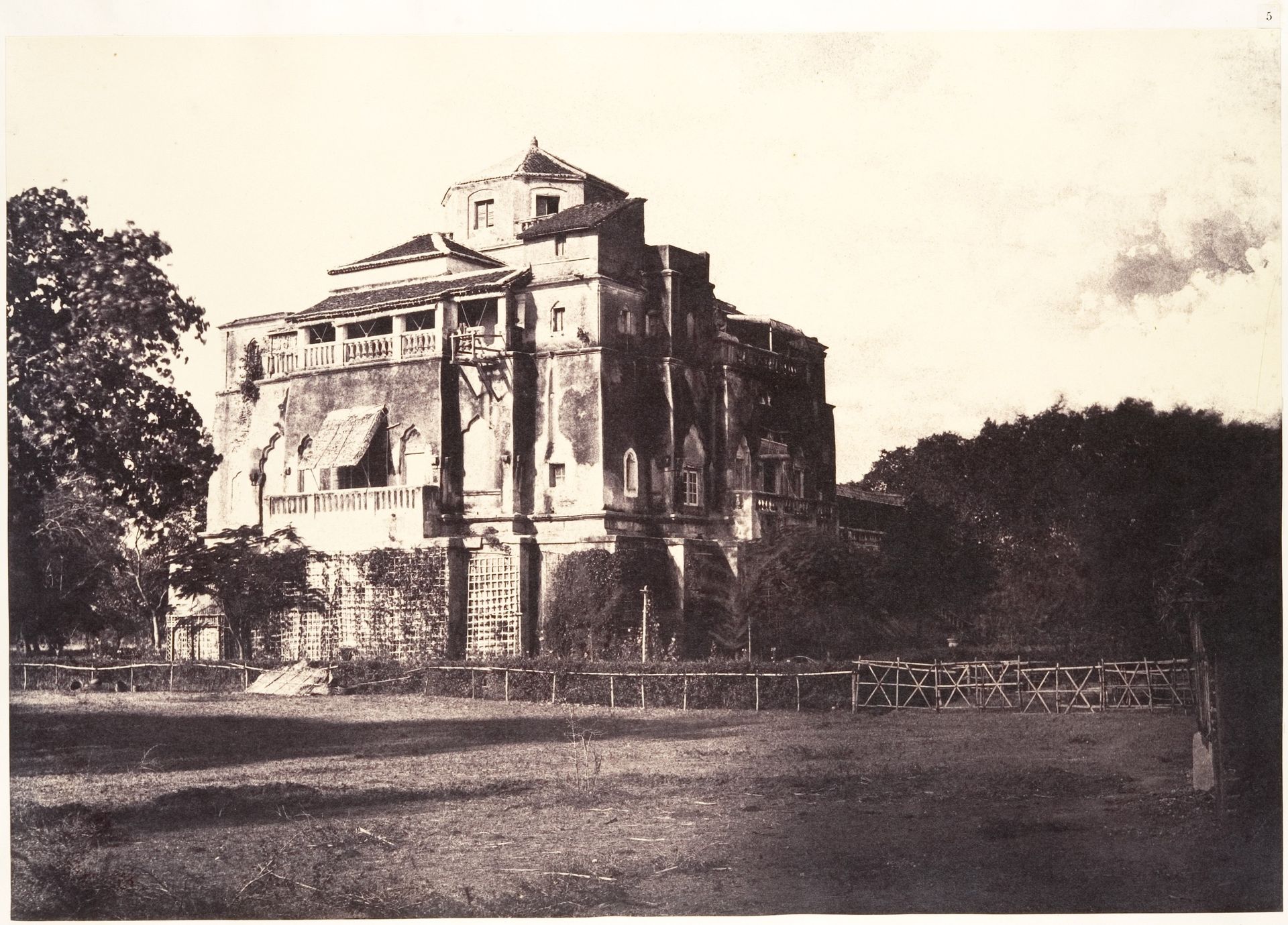 The Tamukkam or Tamkam by Linnaeus Tripe