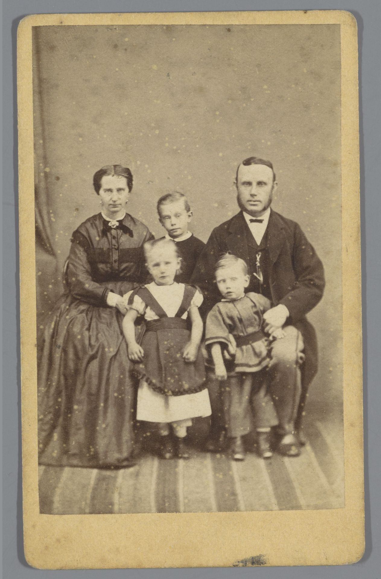 Portret van de familie Nopper by G. Feldmeyer