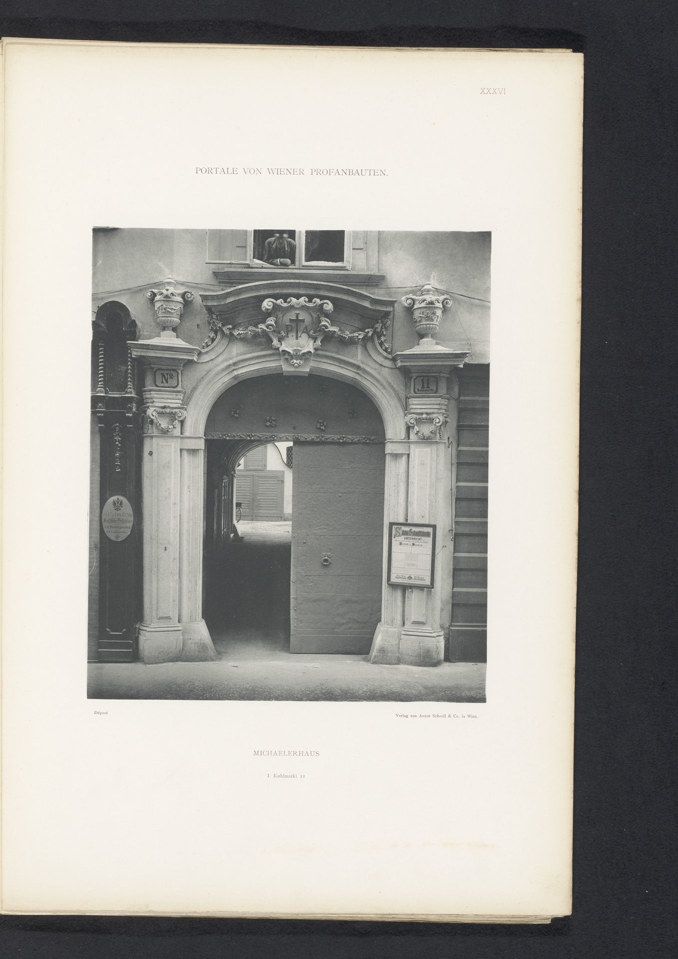 Toegangsportaal van het Michaelerhaus te Wenen by Anonymous