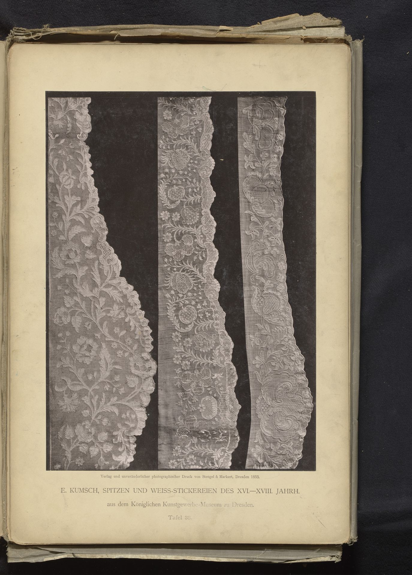 Drie stroken Duits kant uit circa 1770, uit de collectie van het Kunstgewerbemuseum in Dresden, Duitsland by Anonymous