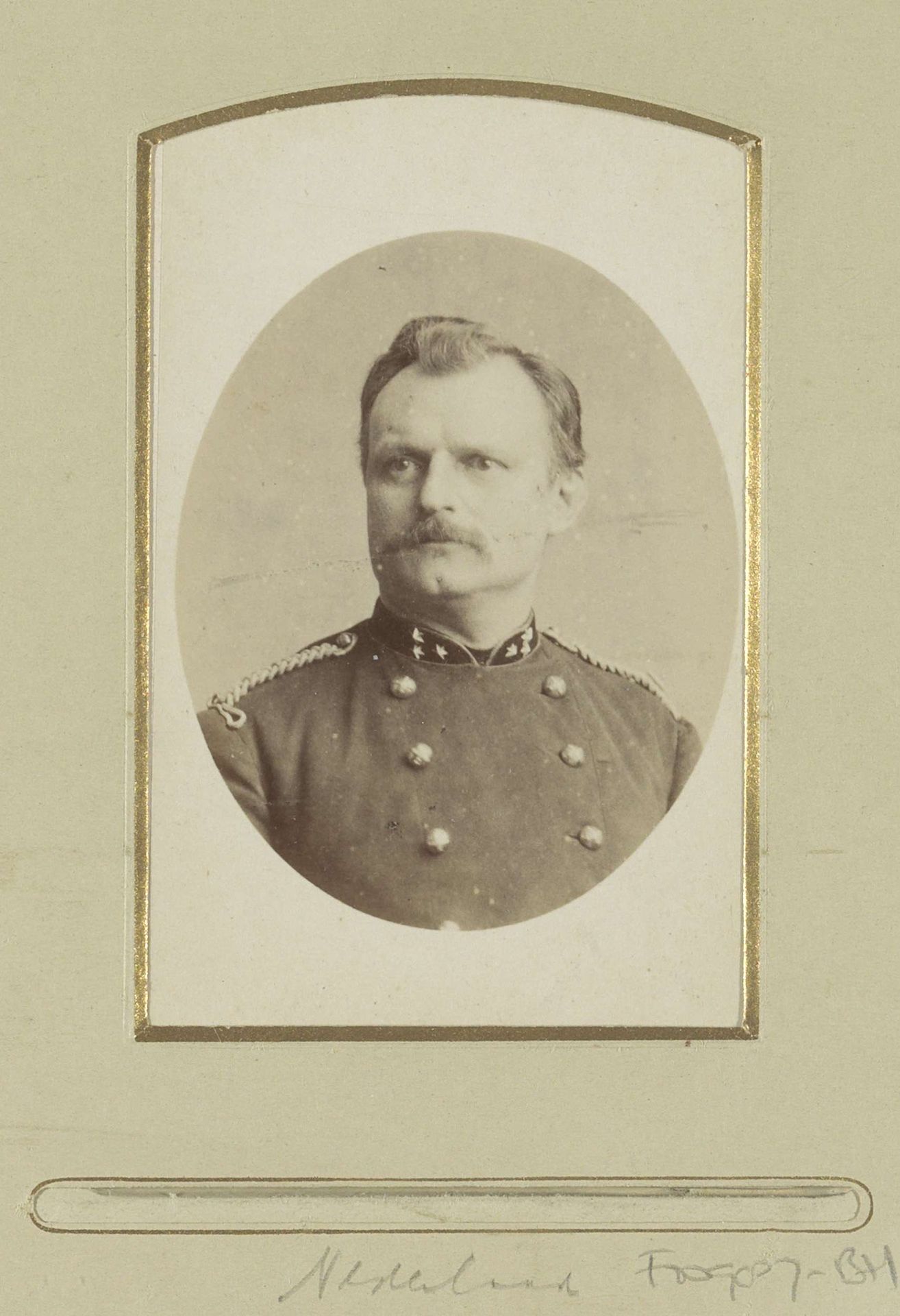 Portret van een (vermoedelijk) Nederlandse militair by Albert Greiner