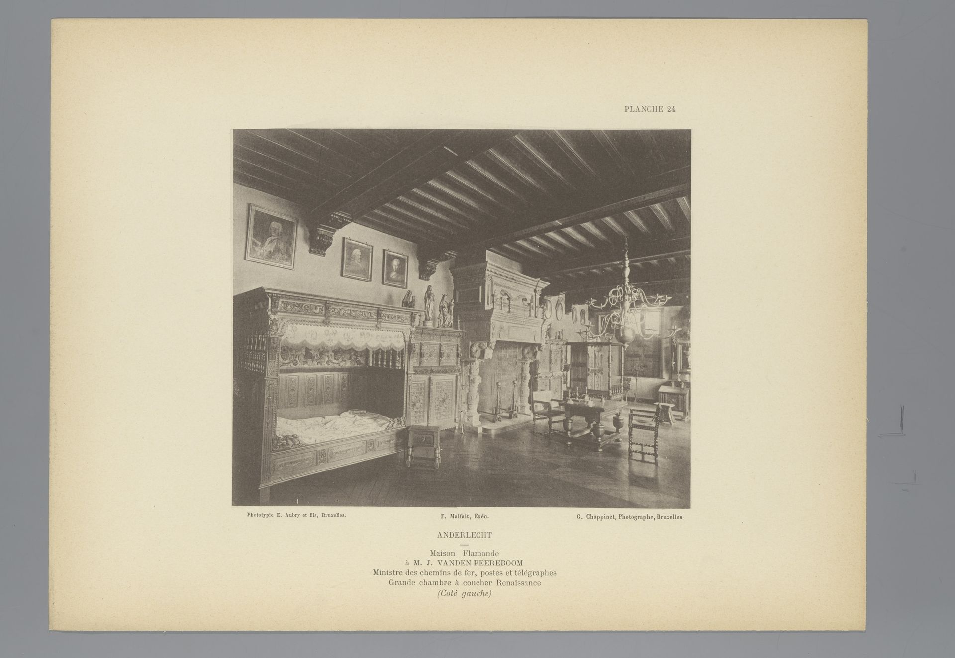 Gezicht op een slaapkamer in renaissancestijl in het huis van J. vanden Peereboom in Anderlecht, België by G. Choppinet