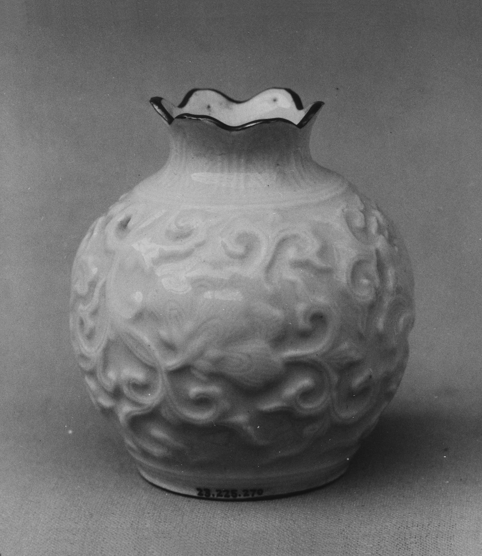 Bon-Bon Vase by Eiraku Hozen
