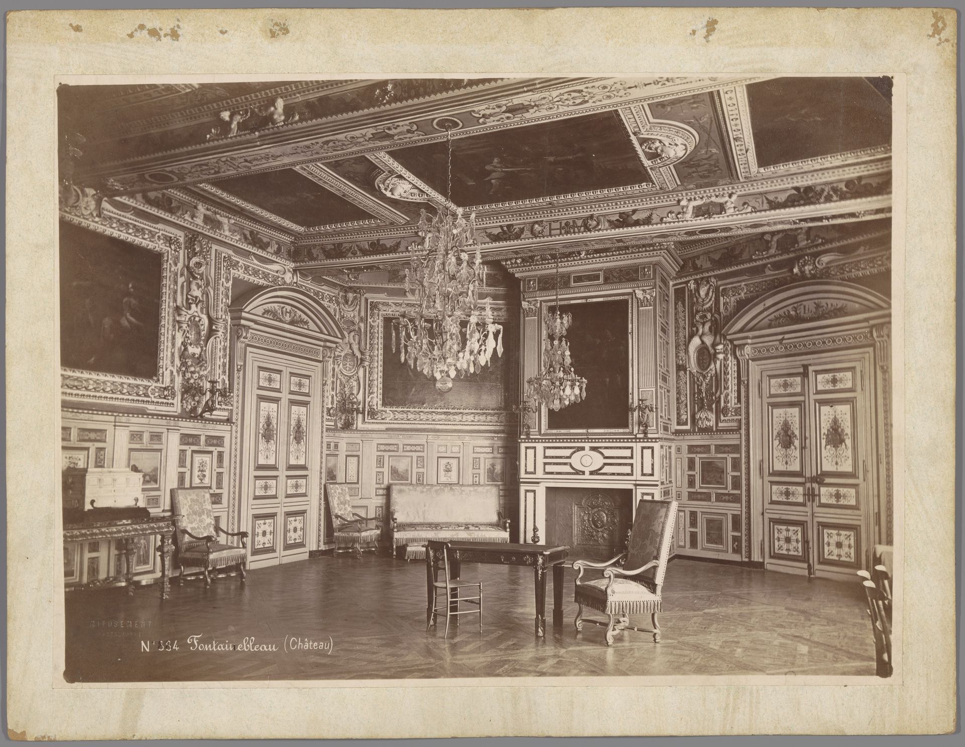 Salon van Lodewijk XIII in het paleis van Fontainebleau by Médéric Mieusement