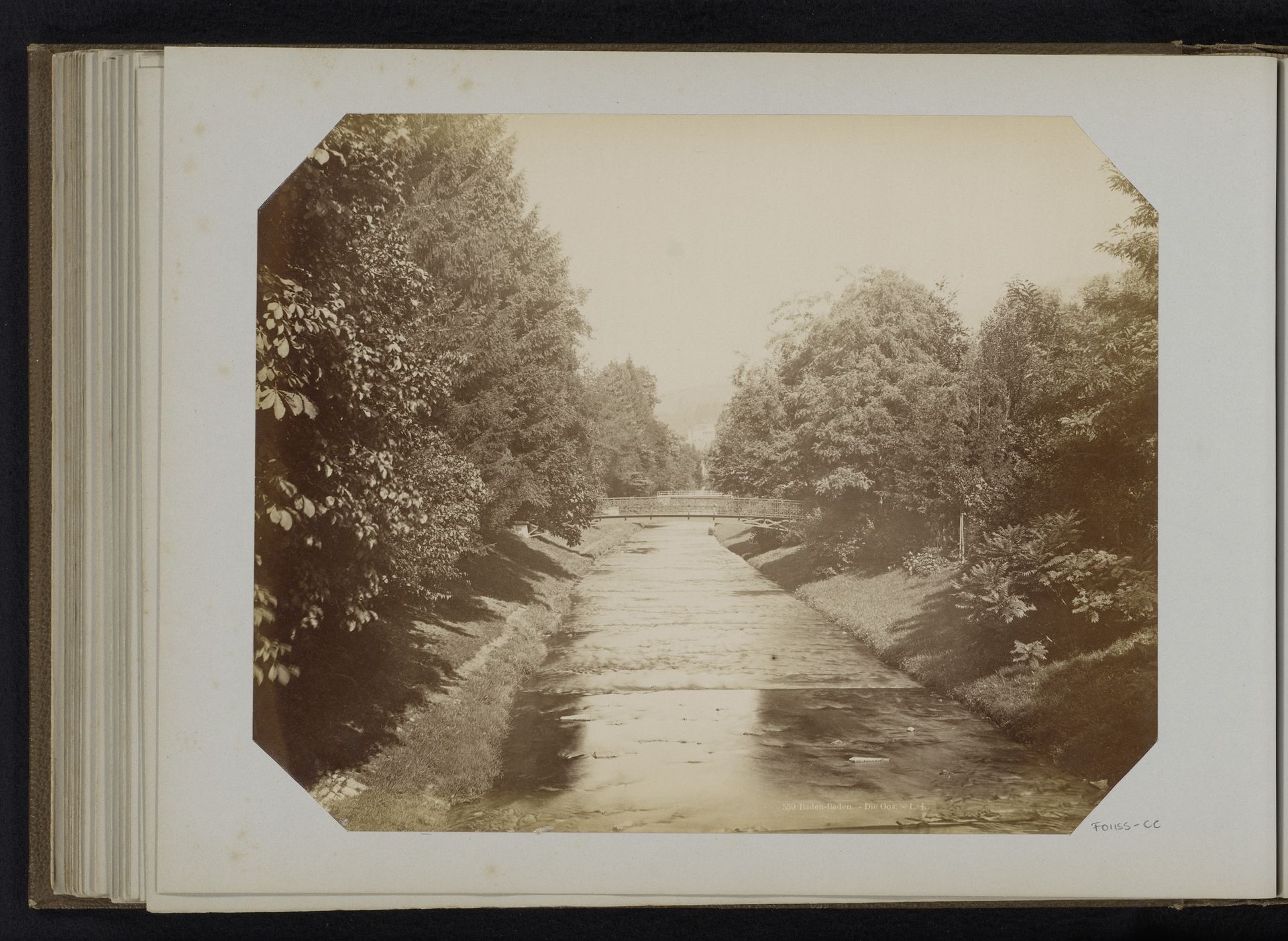Gezicht op de Oos te Baden-Baden by LL