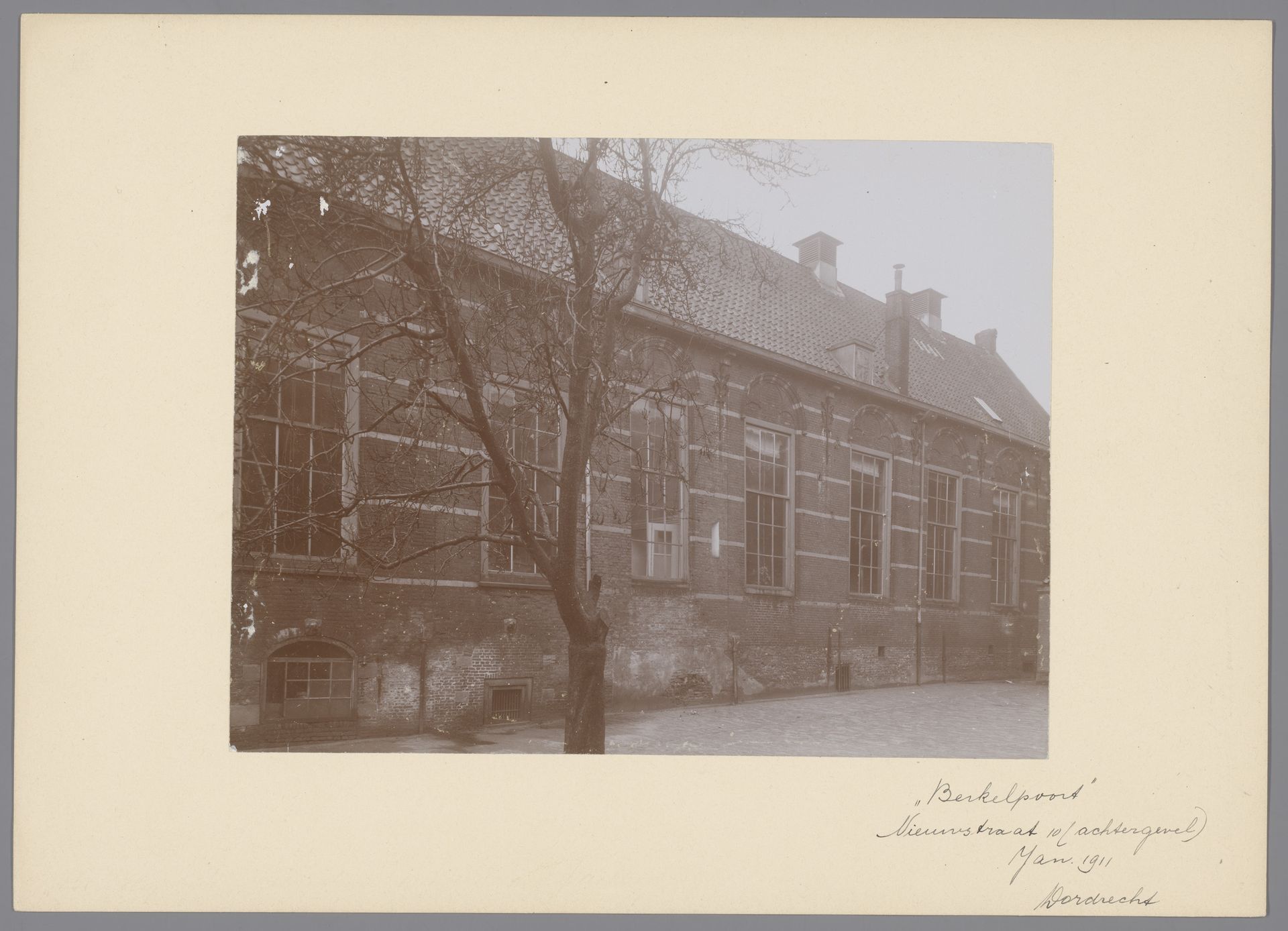 Achtergevel van Nieuwstraat 10 te Dordrecht by anoniem (Monumentenzorg)