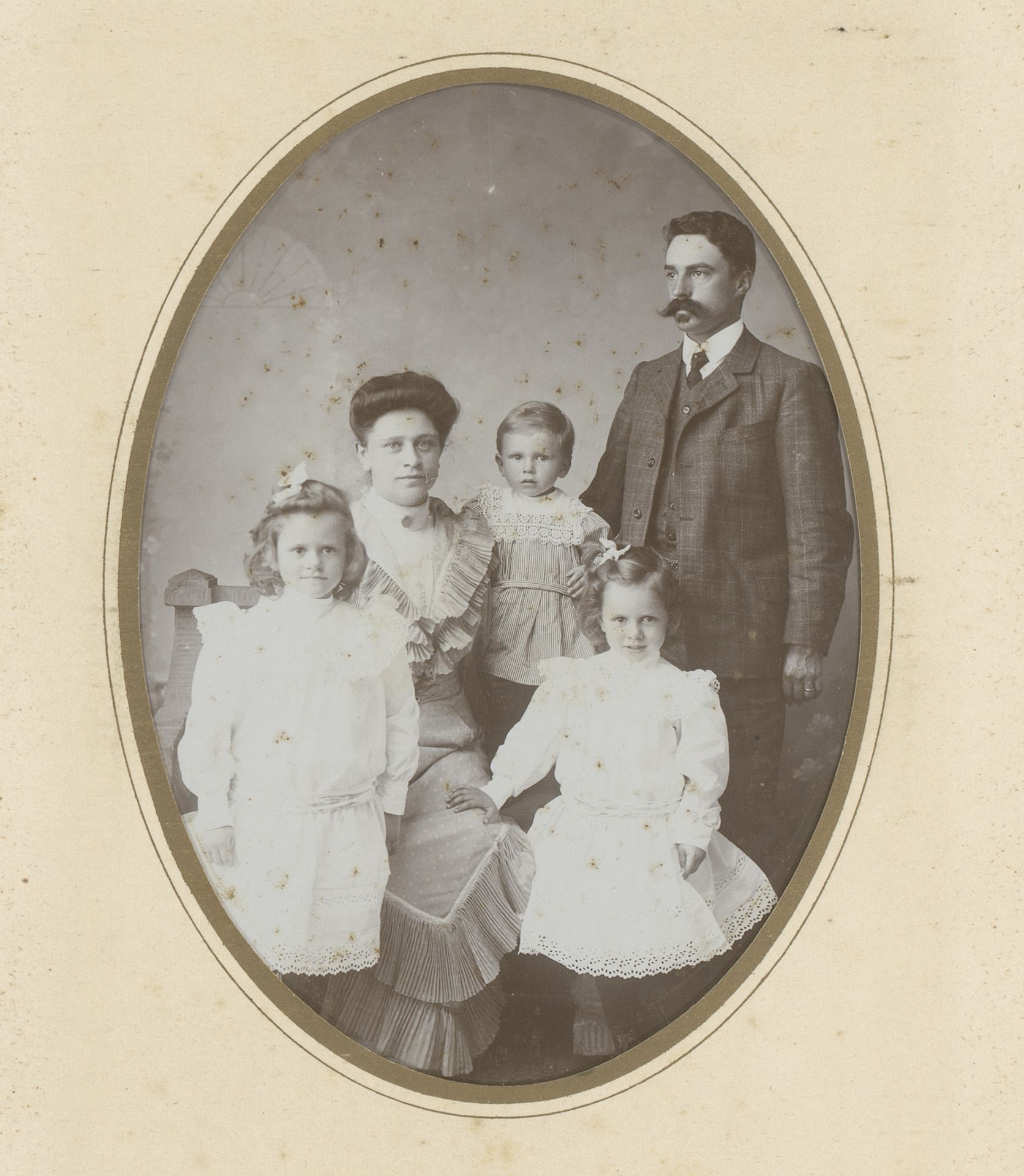 Familieportret by T.T. Hoekstra